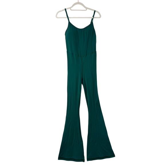 Offline by Aerie Size M Real Me Xtra Green Flare Jumpsuit One Piece Workout Yoga - Picture 14 of 14